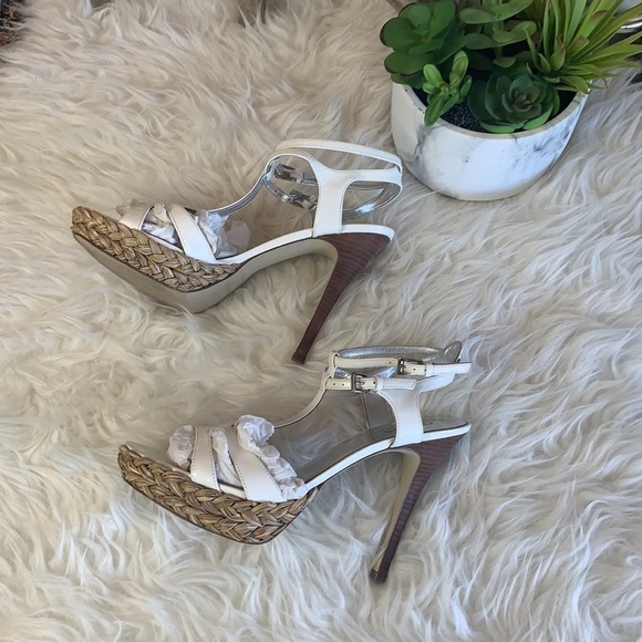 Guess By Marciano White Leather High Heel Sandal Size 7.5 - Picture 3 of 15